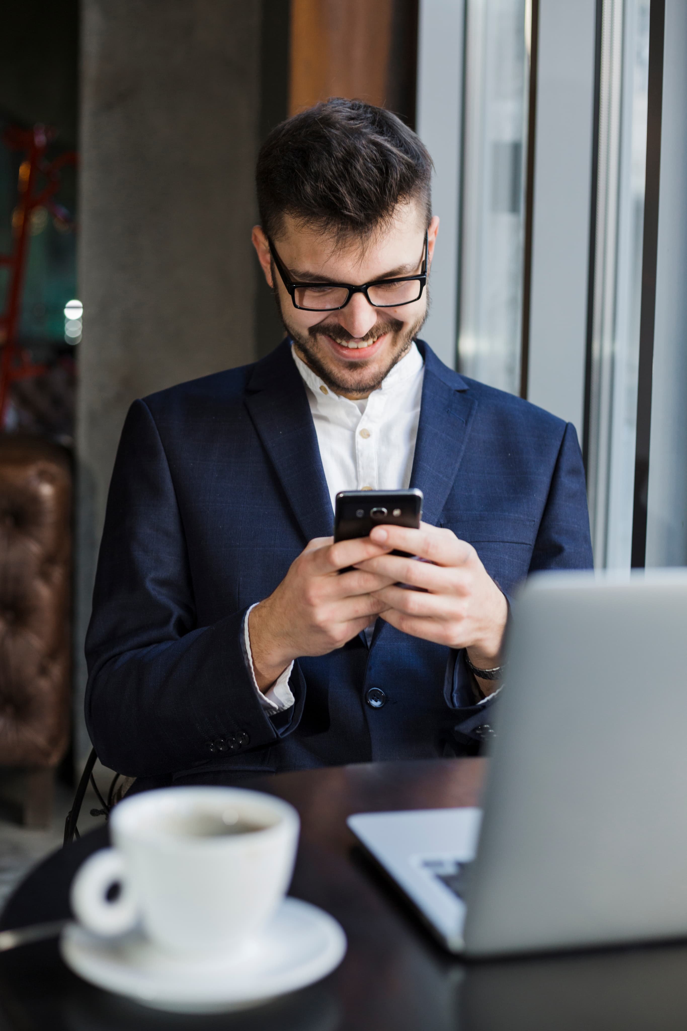 Equipe Buysoft em ambiente de atendimento ao cliente